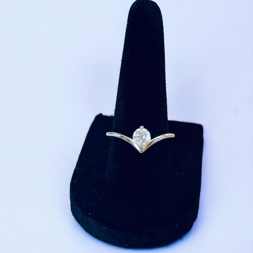 Women's Fun Fashion Ring White Shiny Zircon Stone Silver Ring Size 7